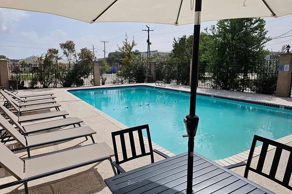 Fairbridge Inn Express Метейри Удобства фото